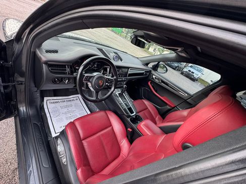 Used 2019 Porsche Macan AWD/4WD image 18
