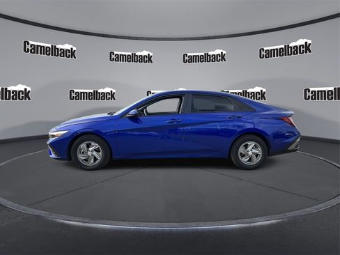 New 2025 Hyundai Elantra SE image 4