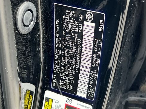 Used 2025 Toyota Camry SE FWD image 33