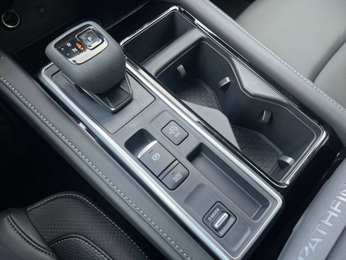 New 2026 Nissan Pathfinder SL FWD image 8