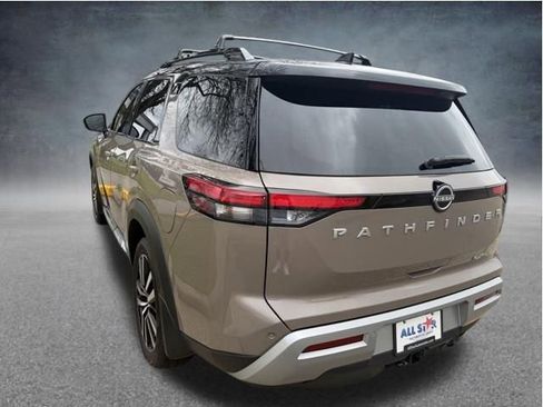 Used 2025 Nissan Pathfinder Platinum FWD image 15