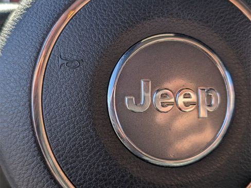 Used 2015 Jeep Wrangler Unlimited Sahara w/ Connectivity Group image 31