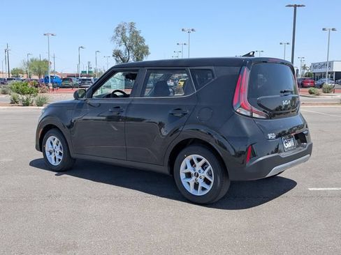 Certified 2025 Kia Soul S FWD image 3