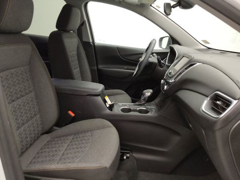 Used 2024 Chevrolet Equinox LT w/ LPO, Floor Liner Package FWD image 21