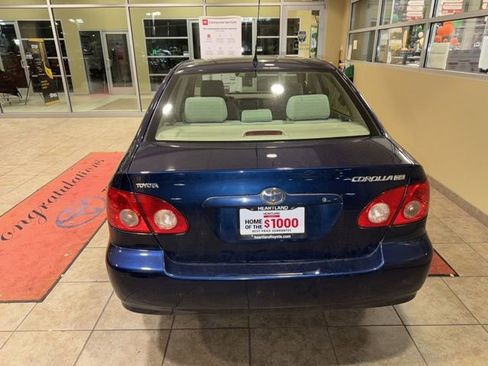 Used 2005 Toyota Corolla CE FWD image 2