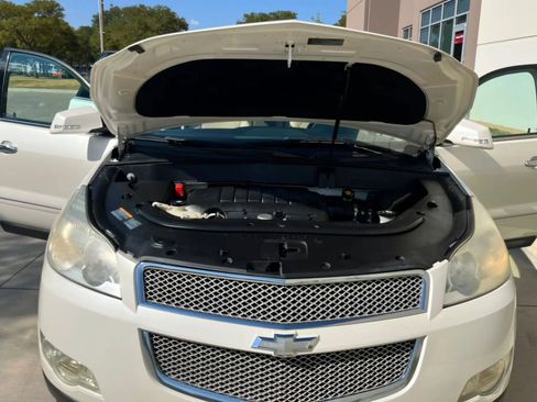 Used 2012 Chevrolet Traverse LTZ FWD image 15