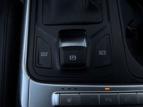 Used 2026 Kia Carnival FWD image 28