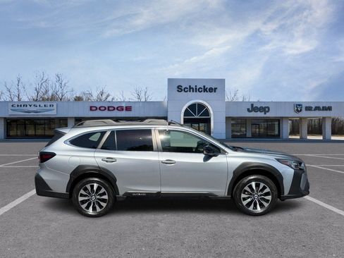 Used 2023 Subaru Outback Limited AWD/4WD image 2