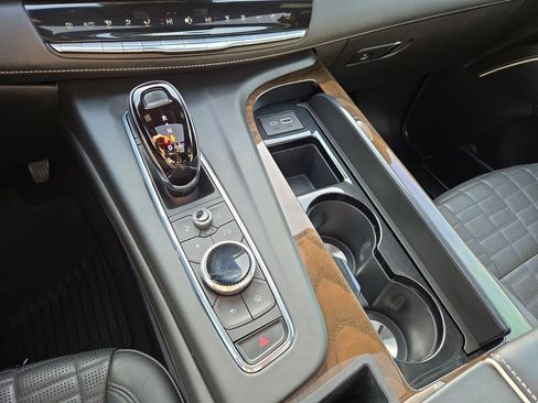 Certified 2024 Cadillac Escalade Sport Platinum w/ LPO, ONYX Package image 22