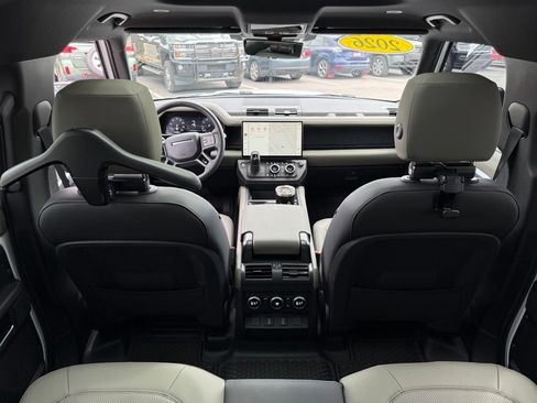 Certified 2026 Land Rover Defender 110 X-Dynamic SE AWD/4WD image 18