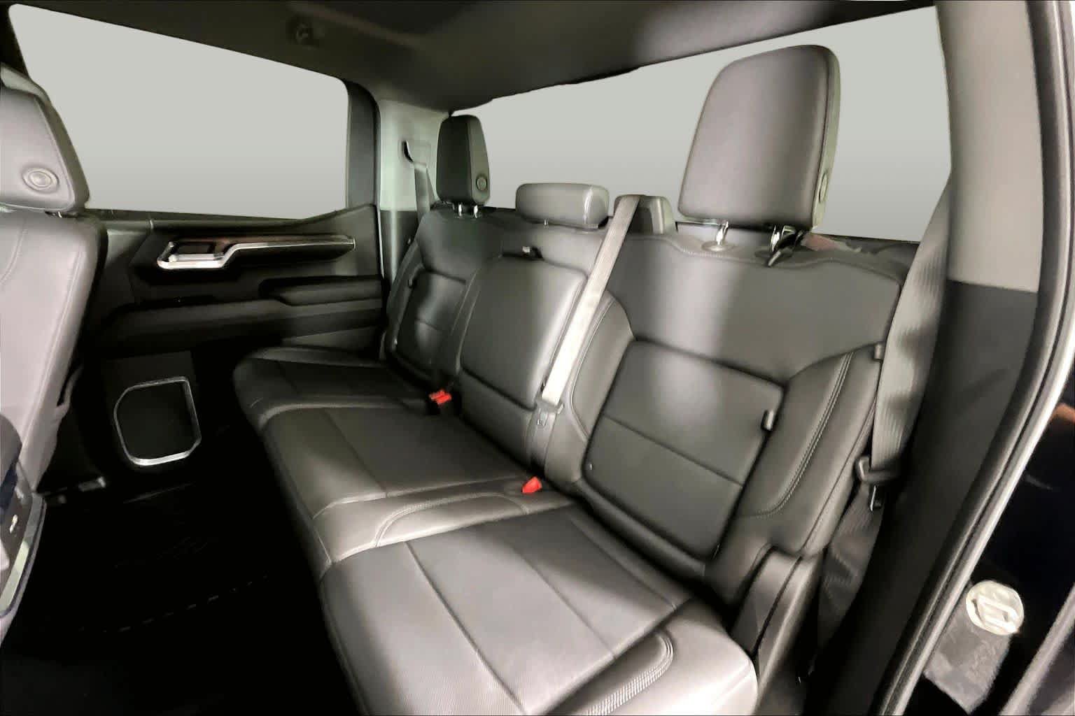 Used 2024 GMC Sierra 1500 SLT RWD image 18