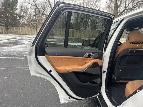 Used 2024 BMW X5 xDrive40i w/ Premium Package image 23