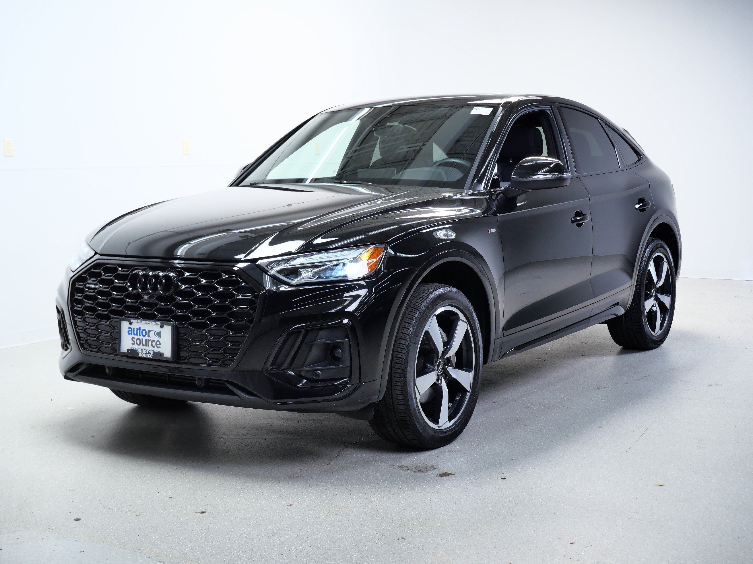 Used 2023 Audi Q5 2.0T Premium Plus w/ Premium Plus Package AWD/4WD image 9