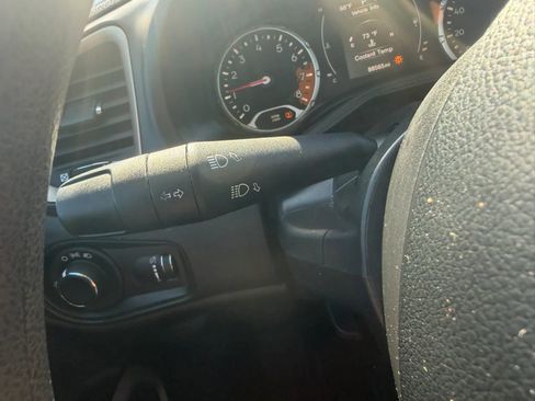Used 2016 Jeep Renegade Sport w/ Power & Air Group AWD/4WD image 17