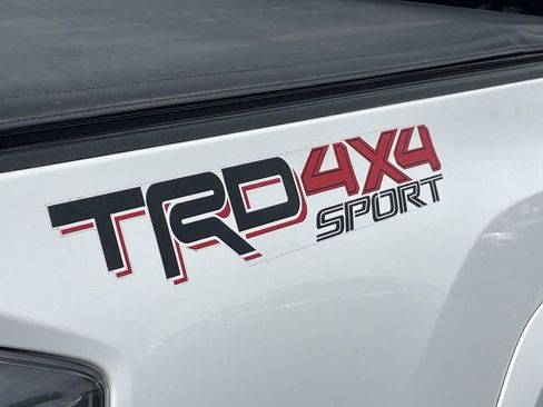 Used 2022 Toyota Tacoma TRD Sport w/ TRD Premium Sport Package AWD/4WD image 10