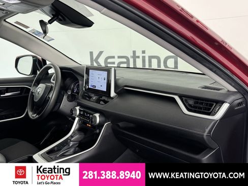 Used 2025 Toyota RAV4 XLE FWD image 23