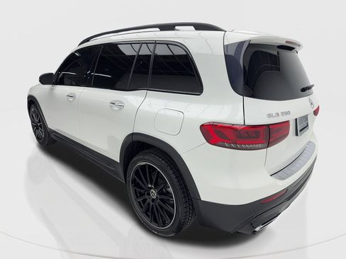 Used 2020 Mercedes-Benz GLB 250 w/ AMG Line image 9