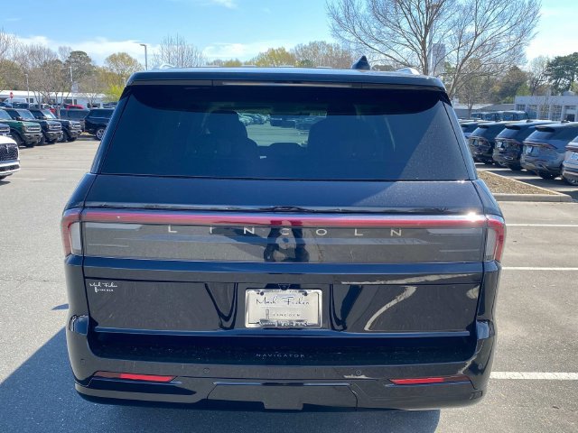 New 2026 Lincoln Navigator Reserve AWD/4WD image 29