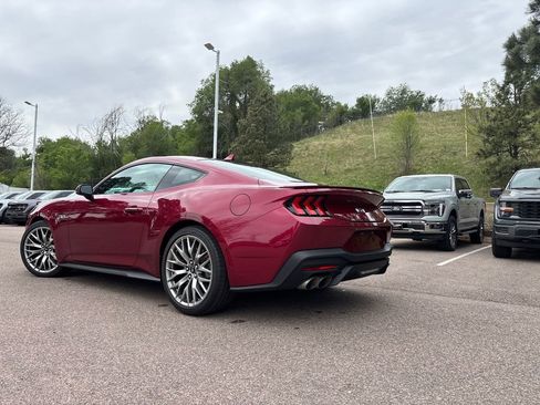 Used 2025 Ford Mustang GT Premium RWD image 3