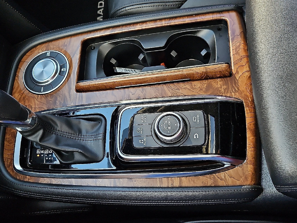 Used 2023 Nissan Armada SL RWD image 23