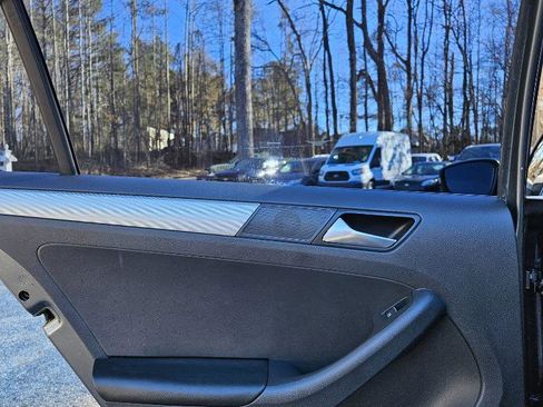 Used 2016 Volkswagen Jetta SE image 20