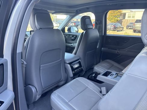Used 2020 Lincoln Aviator Reserve w/ Equipment Group 201A image 11