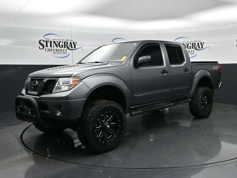 Used 2020 Nissan Frontier SV w/ Midnight Edition Floor Mats AWD/4WD image 3