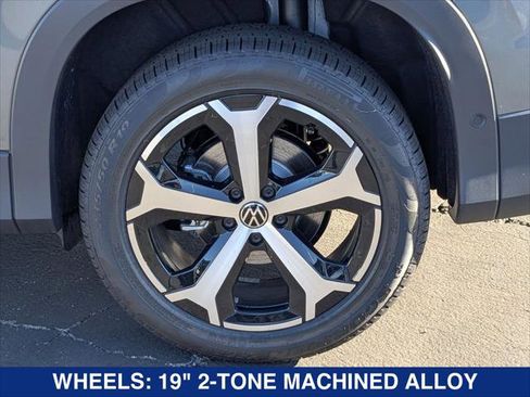 New 2025 Volkswagen Tiguan SE AWD/4WD image 9