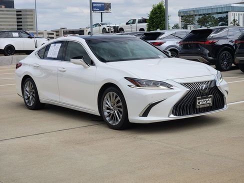 Used 2019 Lexus ES 350 Ultra Luxury w/ Accessory Package 2 FWD image 3
