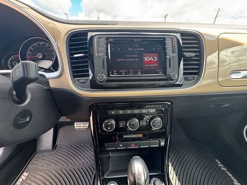 Used 2019 Volkswagen Beetle 2.0T Final Edition SEL FWD image 19