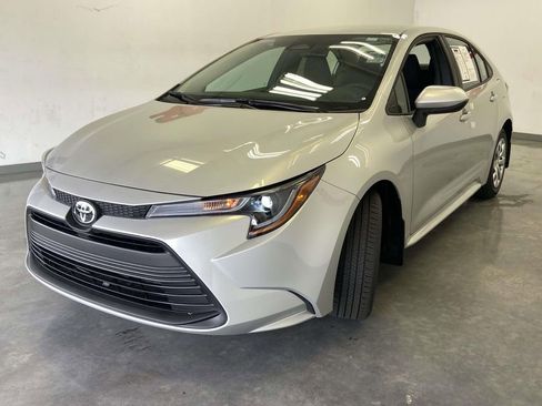 Used 2026 Toyota Corolla LE image 7