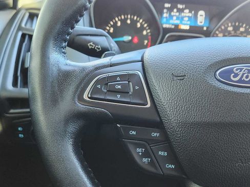 Used 2016 Ford Focus SE w/ SE Sport Package image 17