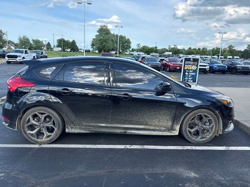 Used 2017 Ford Focus ST w/ Equipment Group 401A FWD image 3