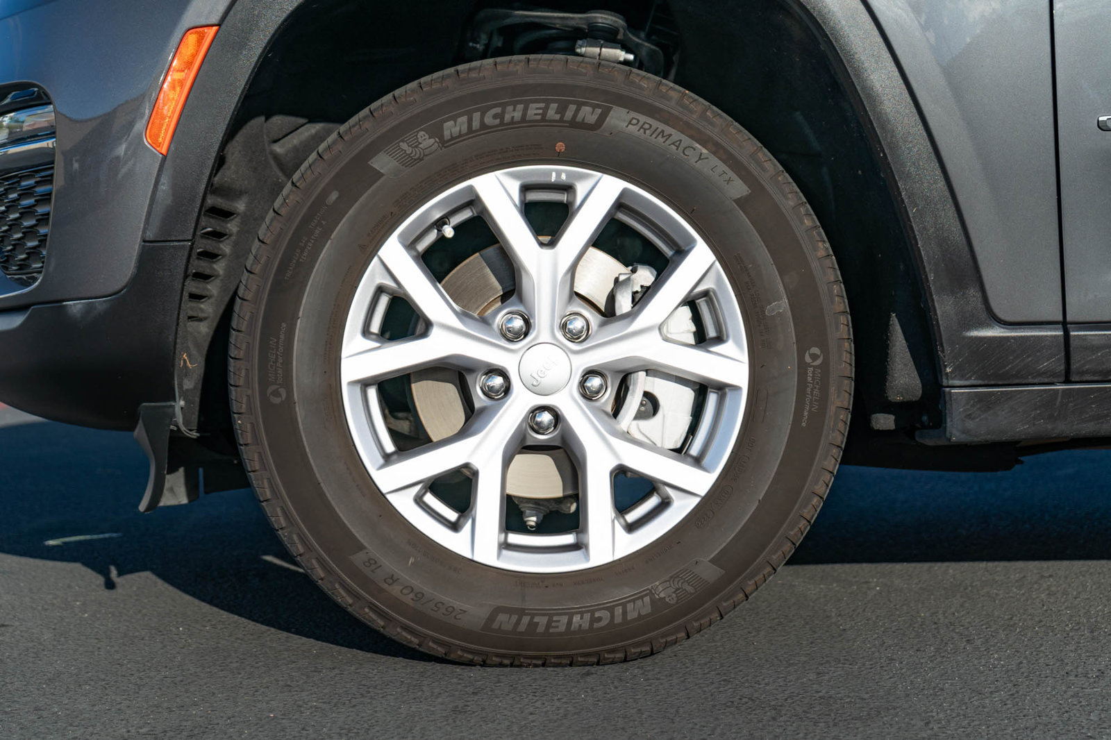 Used 2022 Jeep Grand Cherokee Limited w/ Trailer Tow Prep Group (B) RWD image 5