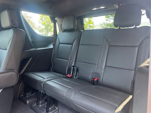 Used 2023 Chevrolet Tahoe Z71 w/ Luxury Package AWD/4WD image 16