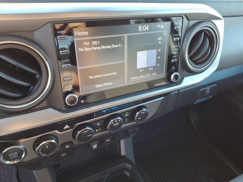 Used 2023 Toyota Tacoma SR5 AWD/4WD image 32