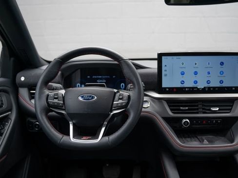Used 2025 Ford Explorer ST image 23