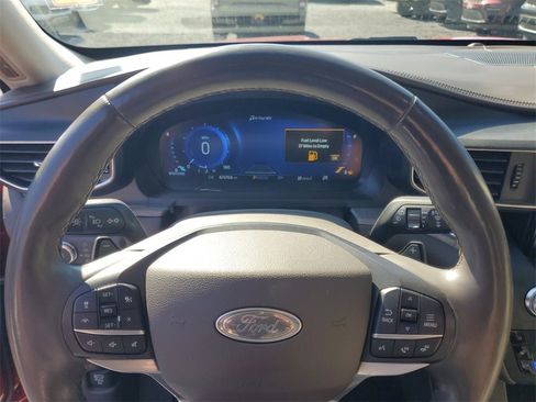 Used 2020 Ford Explorer Platinum w/ Premium Technology Package image 19