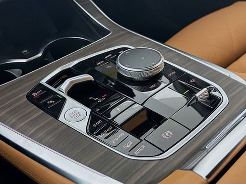 New 2026 BMW X7 xDrive40i w/ M Sport Package image 17