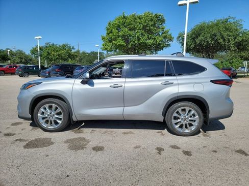 Used 2024 Toyota Highlander Limited AWD/4WD image 8
