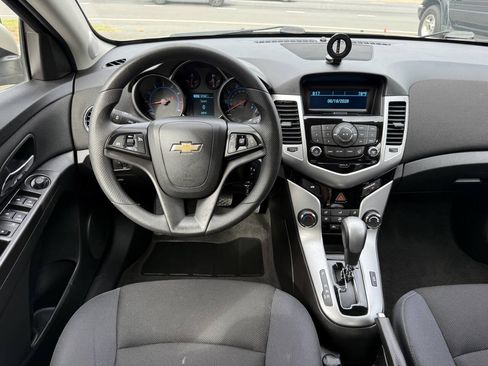 Used 2015 Chevrolet Cruze LT FWD image 17