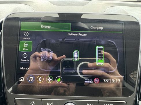 Used 2019 Chevrolet Volt LT w/ Comfort Package image 24