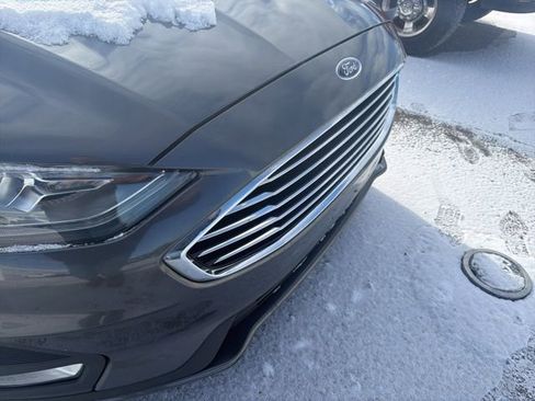 Used 2019 Ford Fusion SE w/ Equipment Group 151A image 9