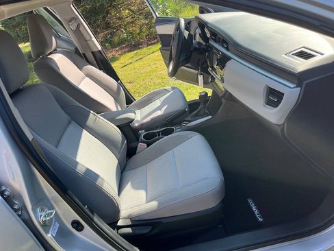 Used 2016 Toyota Corolla LE FWD image 5