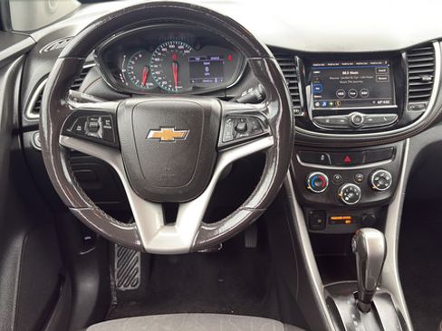 Used 2019 Chevrolet Trax LT w/ LT Convenience Package AWD/4WD image 20