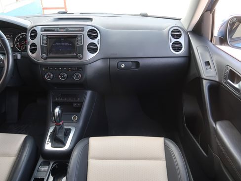 Used 2017 Volkswagen Tiguan S image 15