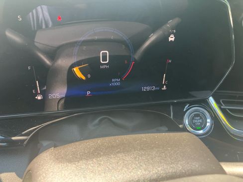 Used 2025 Chevrolet Trax RS w/ Driver Confidence Package FWD image 15