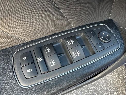 Used 2020 Dodge Charger SXT w/ Blacktop Package image 8