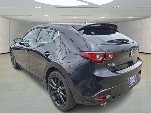 Used 2023 MAZDA MAZDA3 Hatchback w/Premium Plus Pkg image 3