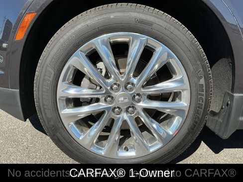 Used 2017 Cadillac XT5 Platinum w/ Driver Assist Package AWD/4WD image 2
